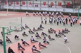 什么是“路纸噪音”？（“路纸噪音”指的是什么？）